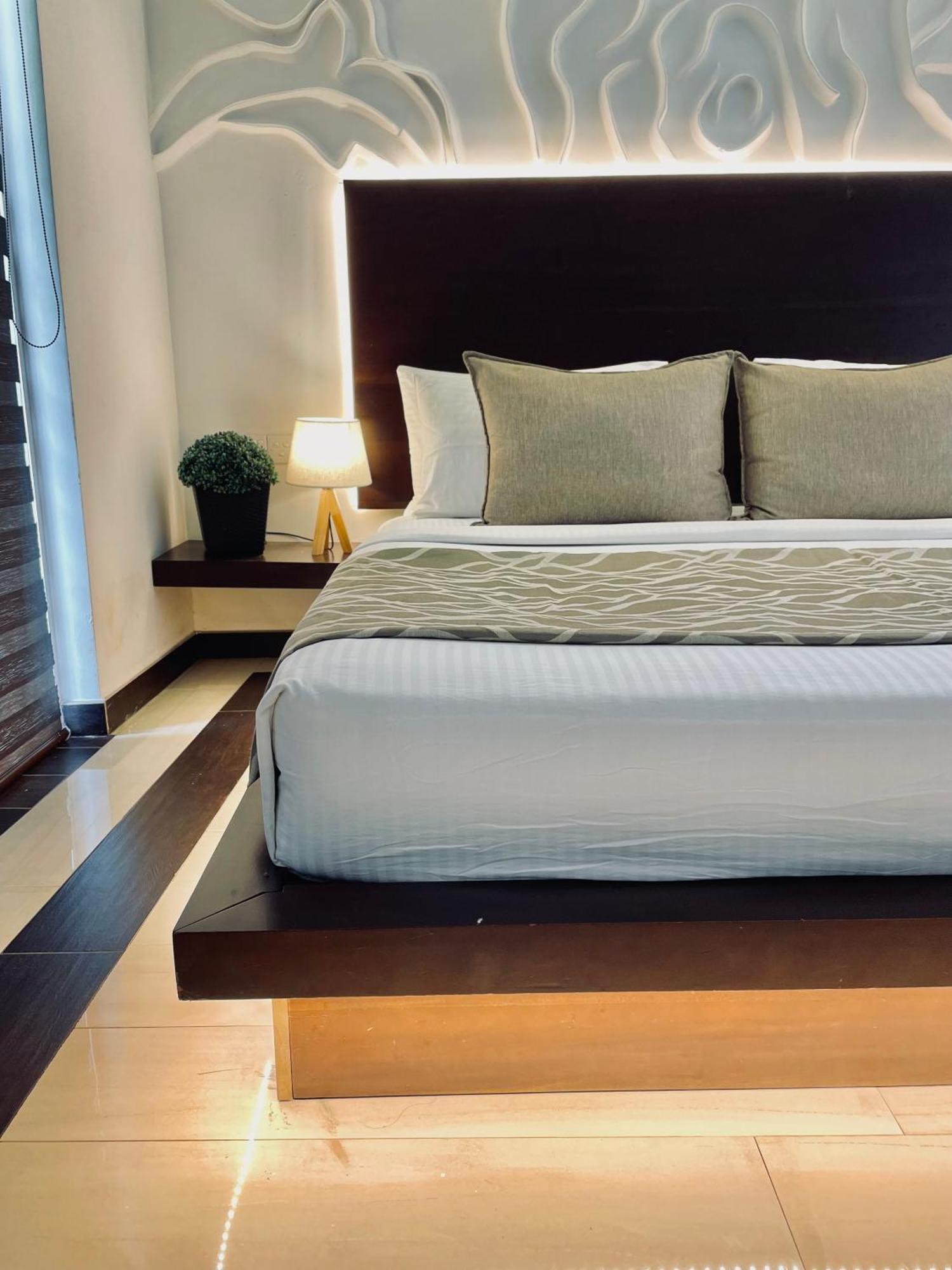 נגומבו 8 Plus Motels מראה חיצוני תמונה